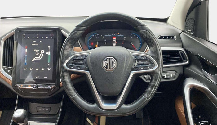 2020 MG HECTOR PLUS SHARP 2.0 DIESEL TURBO MT 6-STR, Diesel, Manual, 58,261 km, Steering Wheel Close Up