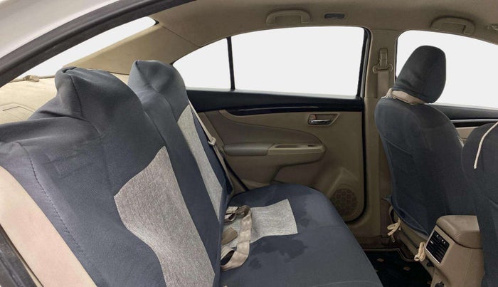 2017 Maruti Ciaz ALPHA 1.4 PETROL, Petrol, Manual, 65,073 km, Right Side Rear Door Cabin