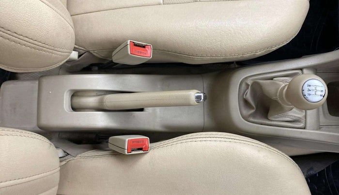 2013 Maruti Swift Dzire VXI, Petrol, Manual, 1,00,372 km, Gear Lever