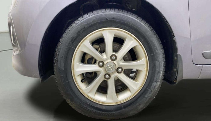 2016 Hyundai Grand i10 ASTA AT 1.2 KAPPA VTVT, Petrol, Automatic, 1,04,253 km, Left Front Wheel