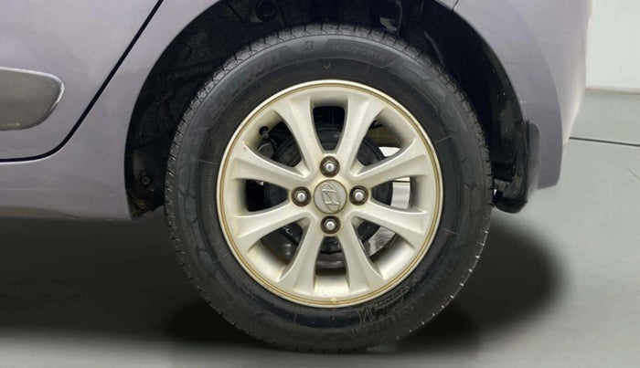 2016 Hyundai Grand i10 ASTA AT 1.2 KAPPA VTVT, Petrol, Automatic, 1,04,253 km, Left Rear Wheel