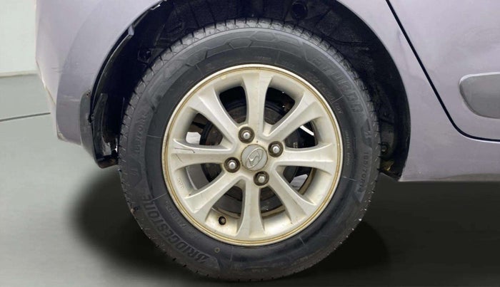 2016 Hyundai Grand i10 ASTA AT 1.2 KAPPA VTVT, Petrol, Automatic, 1,04,253 km, Right Rear Wheel