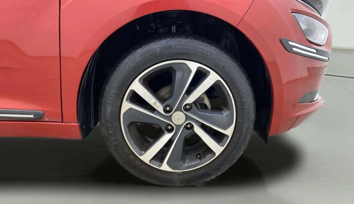 2022 Tata ALTROZ XZ PLUS PETROL, Petrol, Manual, 19,677 km, Right Front Wheel