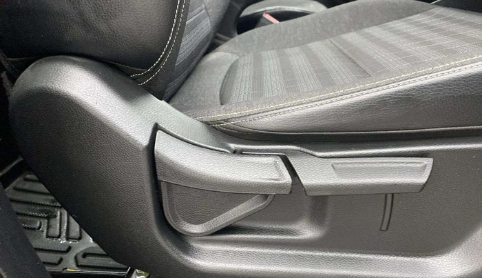 2022 KIA SONET HTK 1.2, Petrol, Manual, 9,960 km, Driver Side Adjustment Panel