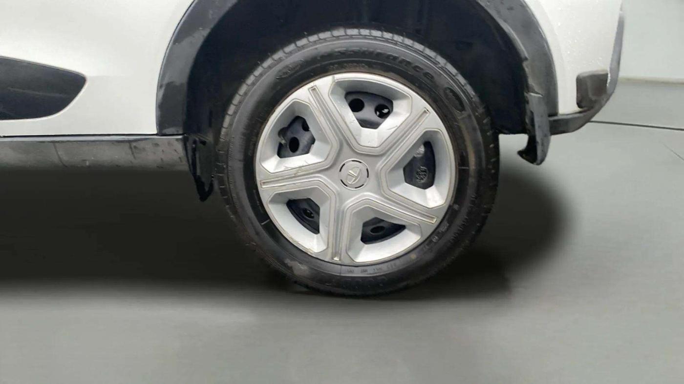 2023 Tata NEXON XM PLUS SUNROOF PETROL, Petrol, Manual, 10,789 km, Left Rear Wheel