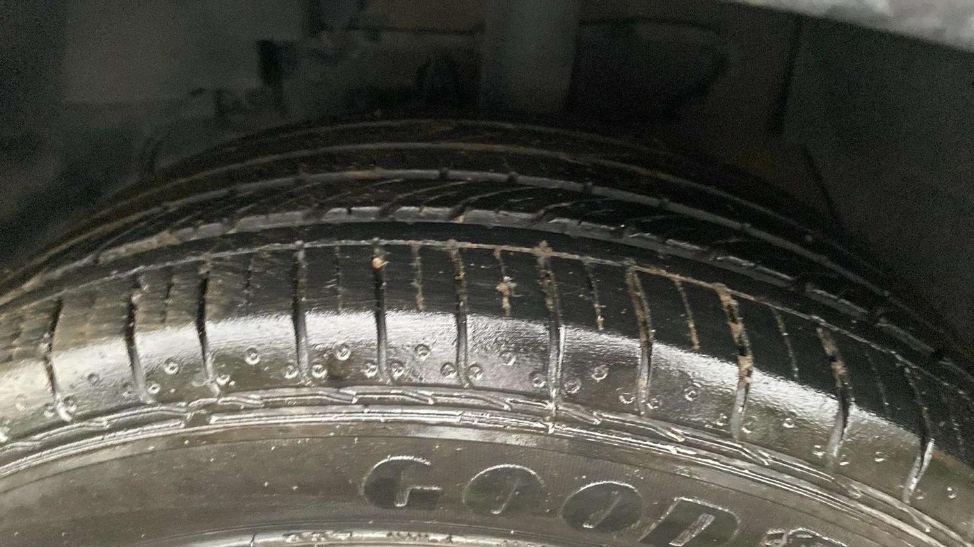 2023 Tata NEXON XM PLUS SUNROOF PETROL, Petrol, Manual, 10,789 km, Left Front Tyre Tread