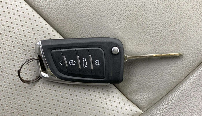 2013 Nissan Sunny XL, Petrol, Manual, 51,413 km, Key Close Up
