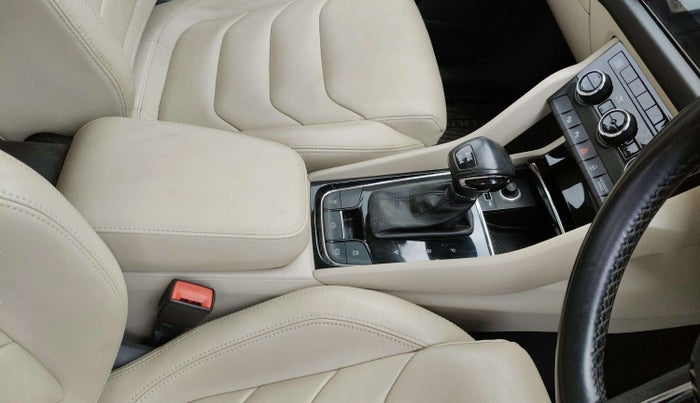 2019 Skoda Kodiaq STYLE 2.0 TDI 4X4 AT, Diesel, Automatic, 75,213 km, Gear Lever