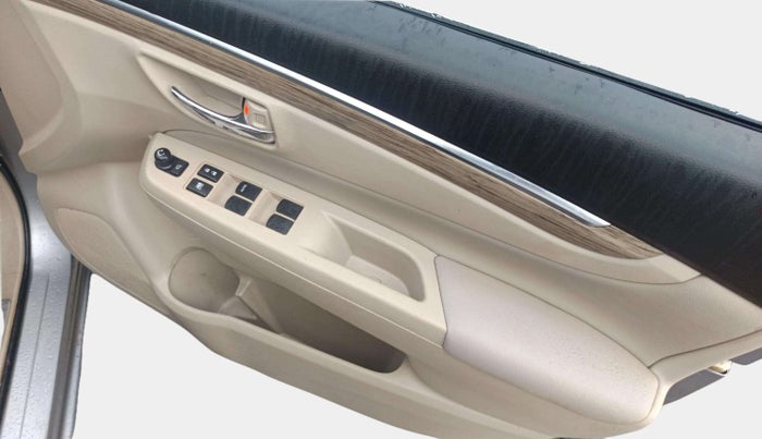 2019 Maruti Ciaz ALPHA  AT 1.5 SHVS PETROL, Petrol, Automatic, 55,472 km, Driver Side Door Panels Control