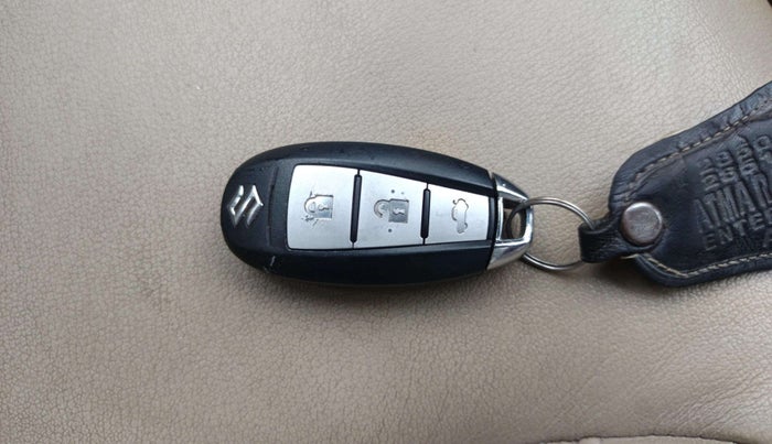 2019 Maruti Ciaz ALPHA  AT 1.5 SHVS PETROL, Petrol, Automatic, 55,472 km, Key Close Up