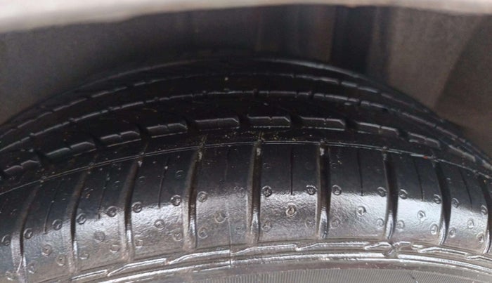2019 Maruti Ciaz ALPHA  AT 1.5 SHVS PETROL, Petrol, Automatic, 55,472 km, Left Rear Tyre Tread