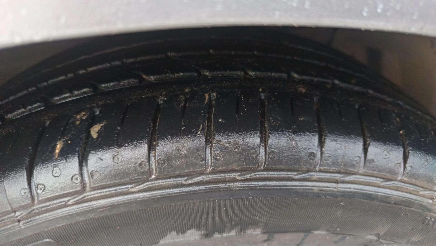 2019 Maruti Ciaz ALPHA  AT 1.5 SHVS PETROL, Petrol, Automatic, 55,472 km, Right Front Tyre Tread