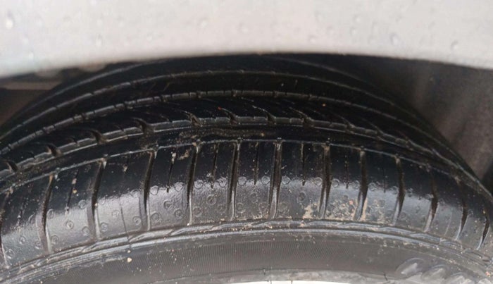2019 Maruti Ciaz ALPHA  AT 1.5 SHVS PETROL, Petrol, Automatic, 55,472 km, Right Rear Tyre Tread