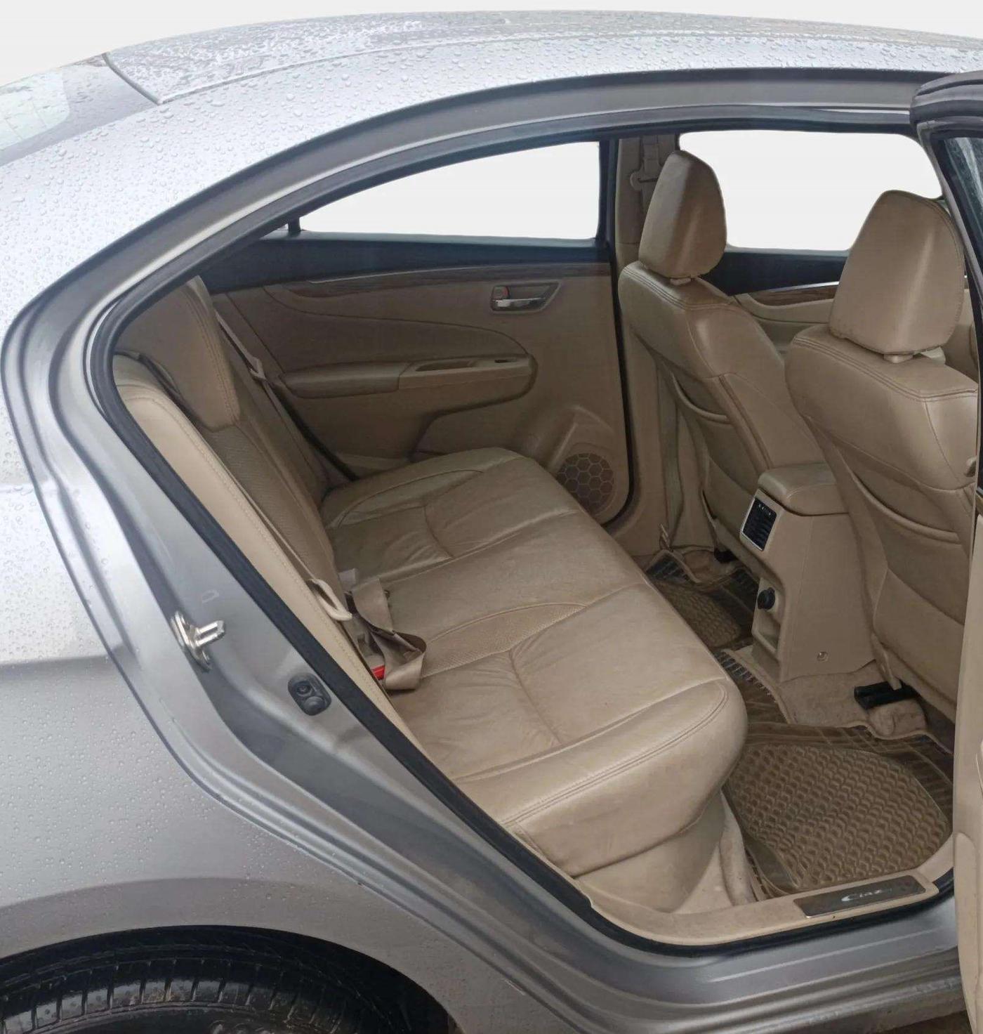 2019 Maruti Ciaz ALPHA  AT 1.5 SHVS PETROL, Petrol, Automatic, 55,472 km, Right Side Rear Door Cabin
