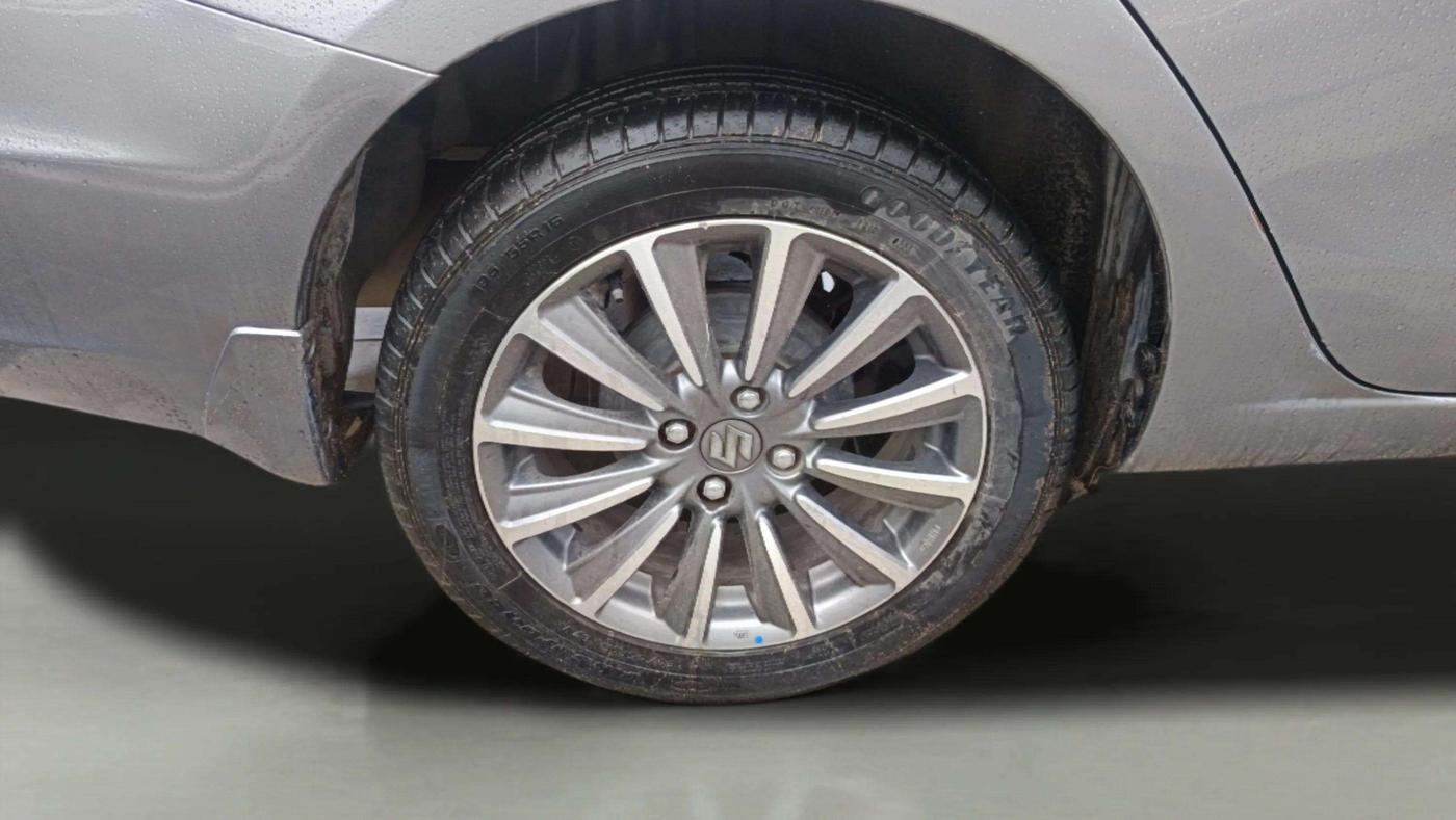 2019 Maruti Ciaz ALPHA  AT 1.5 SHVS PETROL, Petrol, Automatic, 55,472 km, Right Rear Wheel