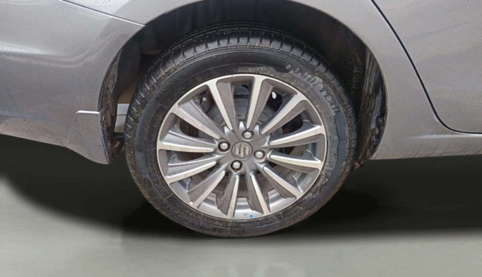 2019 Maruti Ciaz ALPHA  AT 1.5 SHVS PETROL, Petrol, Automatic, 55,472 km, Right Rear Wheel