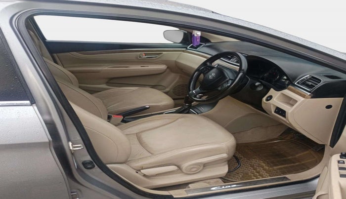 2019 Maruti Ciaz ALPHA  AT 1.5 SHVS PETROL, Petrol, Automatic, 55,472 km, Right Side Front Door Cabin
