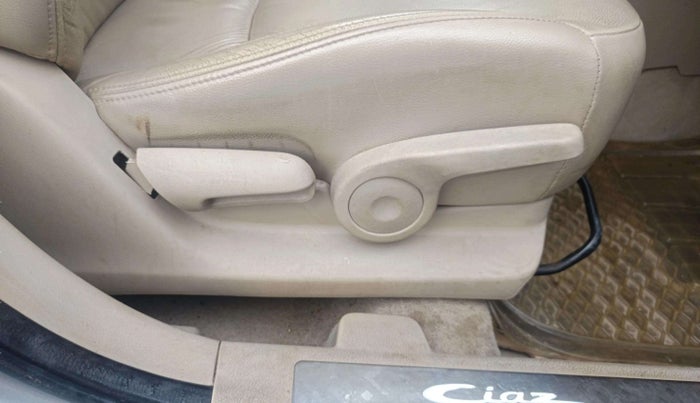 2019 Maruti Ciaz ALPHA  AT 1.5 SHVS PETROL, Petrol, Automatic, 55,472 km, Driver Side Adjustment Panel
