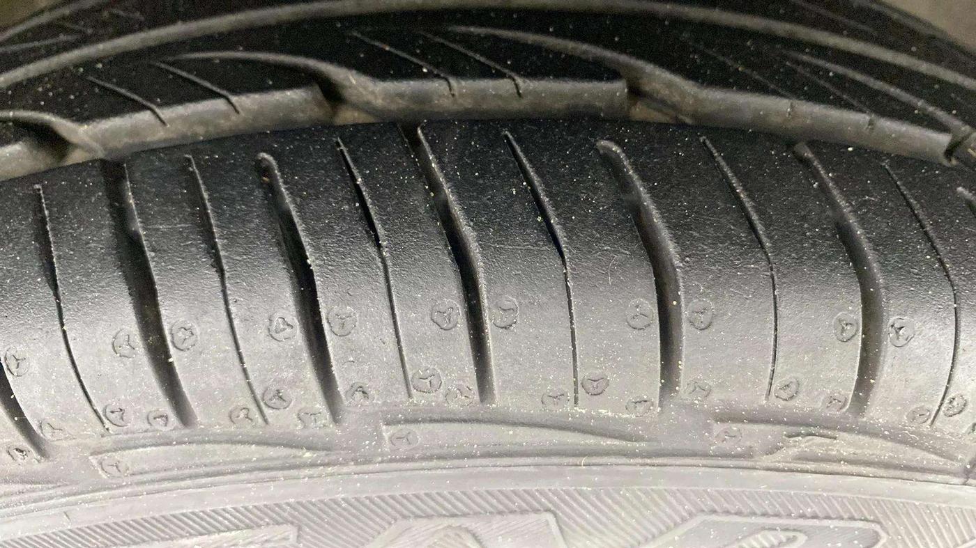 2016 Maruti Alto 800 VXI, Petrol, Manual, 24,496 km, Right Front Tyre Tread