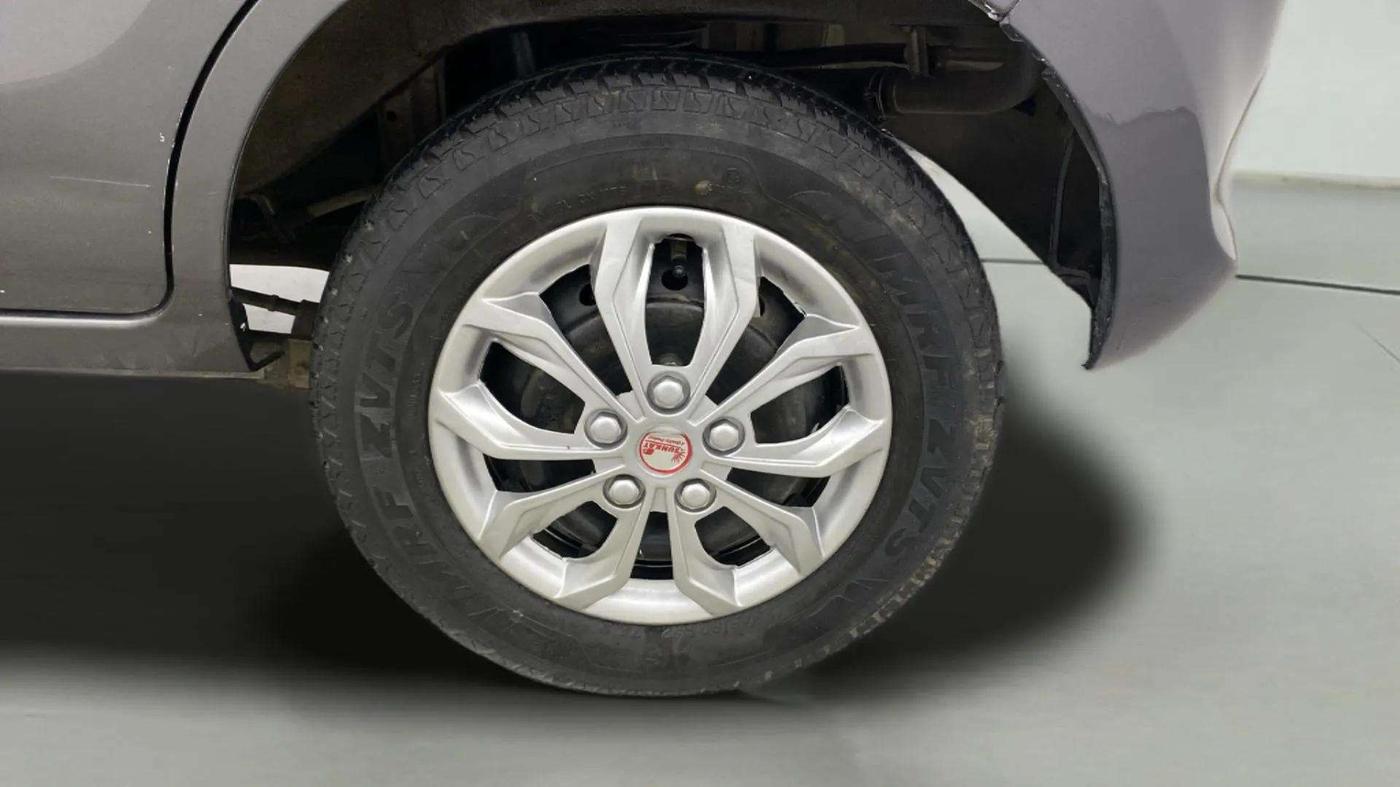 2016 Maruti Alto 800 VXI, Petrol, Manual, 24,496 km, Left Rear Wheel