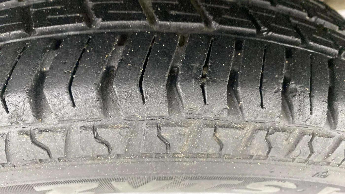2016 Maruti Alto 800 VXI, Petrol, Manual, 24,496 km, Right Rear Tyre Tread