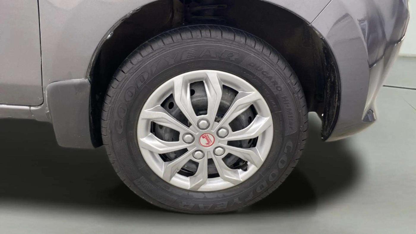 2016 Maruti Alto 800 VXI, Petrol, Manual, 24,496 km, Right Front Wheel