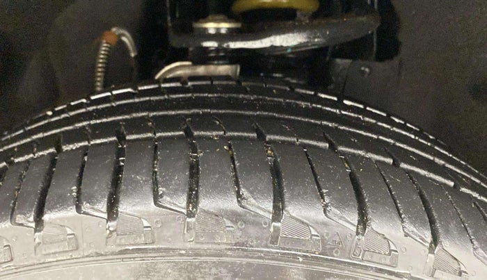 2024 Mahindra SCORPIO-N Z8 L PETROL MT 7 STR, Petrol, Manual, 22,469 km, Right Front Tyre Tread