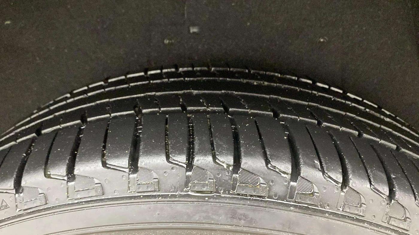 2024 Mahindra SCORPIO-N Z8 L PETROL MT 7 STR, Petrol, Manual, 22,469 km, Left Rear Tyre Tread
