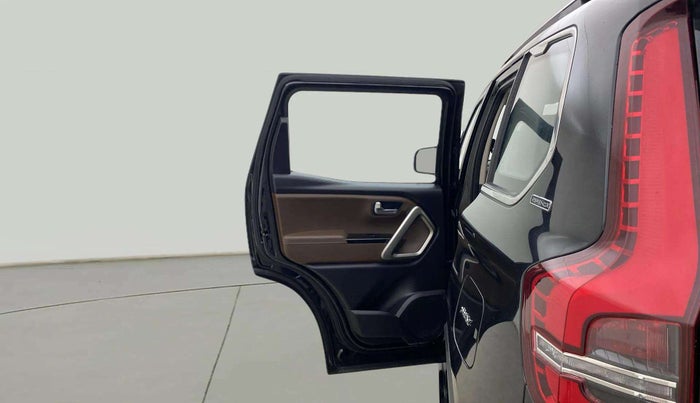 2024 Mahindra SCORPIO-N Z8 L PETROL MT 7 STR, Petrol, Manual, 22,469 km, LHS Rear Door