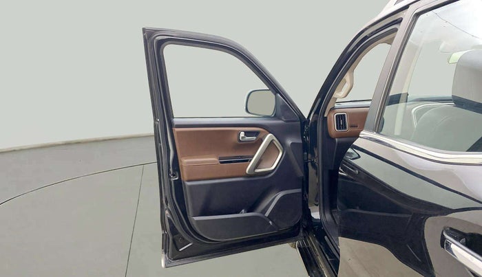 2024 Mahindra SCORPIO-N Z8 L PETROL MT 7 STR, Petrol, Manual, 22,469 km, LHS Front Door
