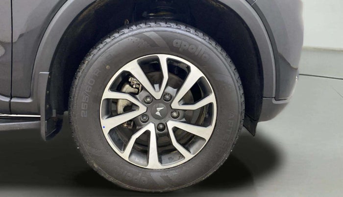 2024 Mahindra SCORPIO-N Z8 L PETROL MT 7 STR, Petrol, Manual, 22,469 km, Right Front Wheel
