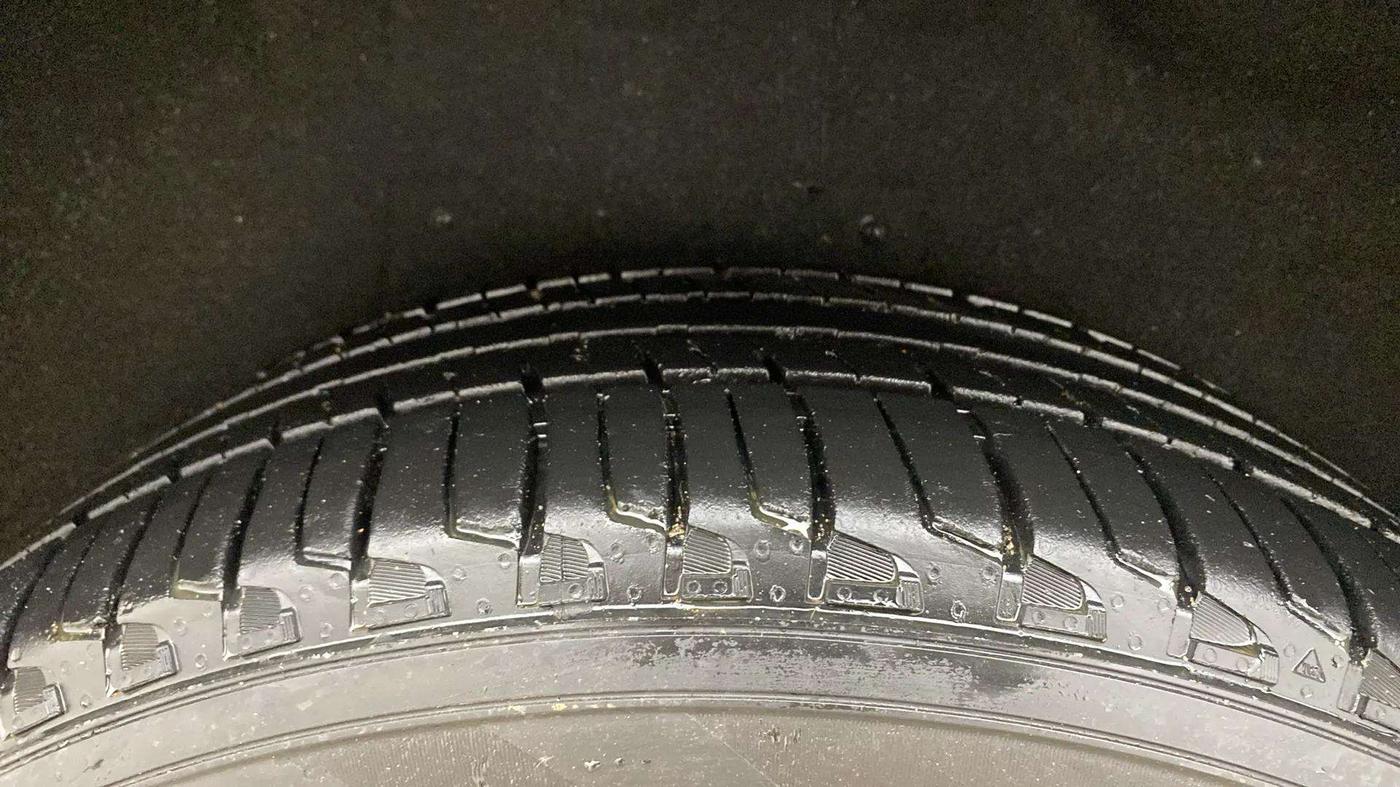 2024 Mahindra SCORPIO-N Z8 L PETROL MT 7 STR, Petrol, Manual, 22,469 km, Right Rear Tyre Tread
