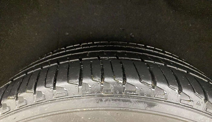 2024 Mahindra SCORPIO-N Z8 L PETROL MT 7 STR, Petrol, Manual, 22,469 km, Right Rear Tyre Tread