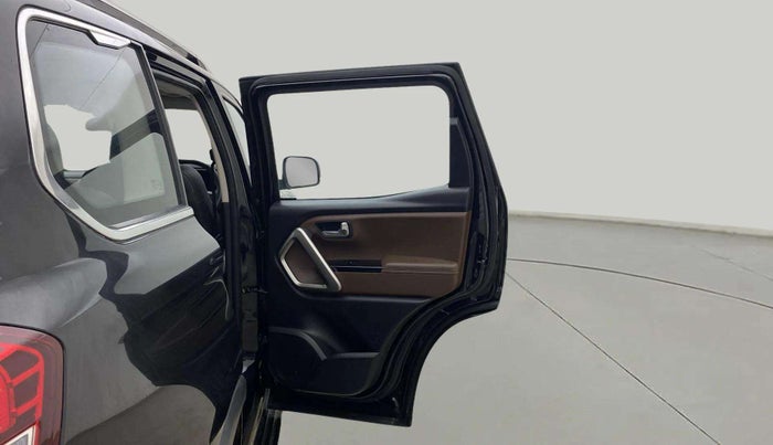 2024 Mahindra SCORPIO-N Z8 L PETROL MT 7 STR, Petrol, Manual, 22,469 km, RHS Rear Door