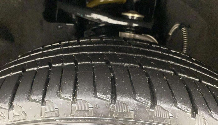 2024 Mahindra SCORPIO-N Z8 L PETROL MT 7 STR, Petrol, Manual, 22,469 km, Left Front Tyre Tread