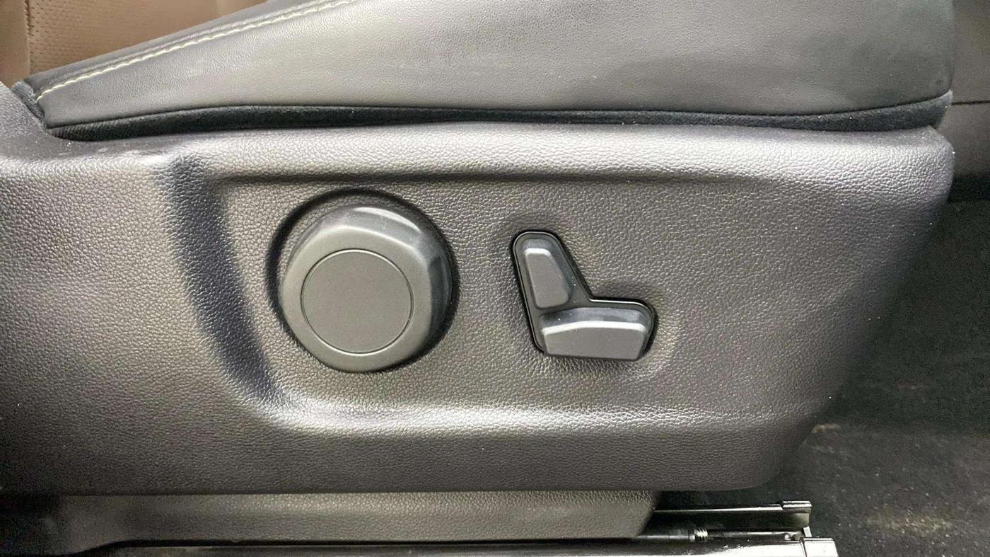 2024 Mahindra SCORPIO-N Z8 L PETROL MT 7 STR, Petrol, Manual, 22,469 km, Driver Side Adjustment Panel
