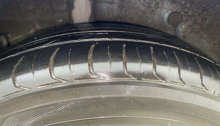 2016 Maruti Celerio ZXI AMT, CNG, Automatic, 68,899 km, Right Rear Tyre Tread