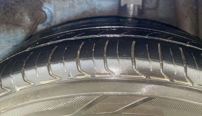 2016 Maruti Celerio ZXI AMT, CNG, Automatic, 68,899 km, Left Rear Tyre Tread