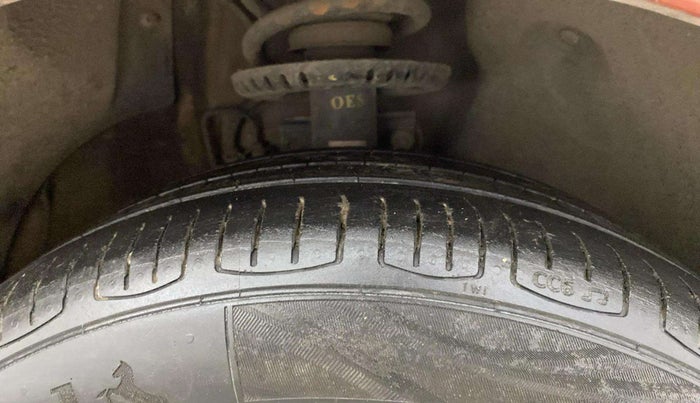 2016 Volkswagen Polo HIGHLINE1.5L, Diesel, Manual, 65,086 km, Right Front Tyre Tread