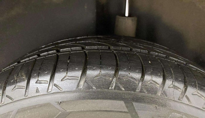 2016 Volkswagen Polo HIGHLINE1.5L, Diesel, Manual, 65,086 km, Left Rear Tyre Tread