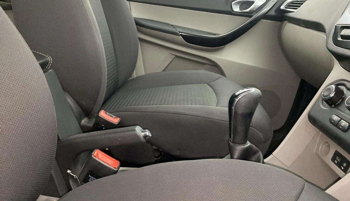 2017 Tata Tiago XZ PETROL, Petrol, Manual, 63,385 km, Gear Lever