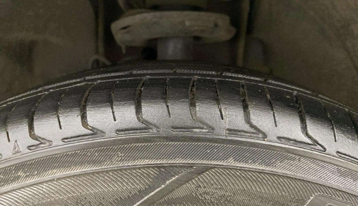 2017 Tata Tiago XZ PETROL, Petrol, Manual, 63,385 km, Left Front Tyre Tread