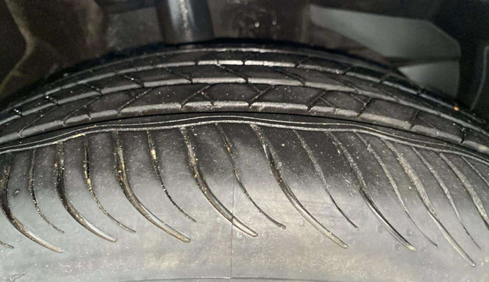 2019 MG HECTOR SHARP 1.5 DCT PETROL, Petrol, Automatic, 55,856 km, Right Front Tyre Tread