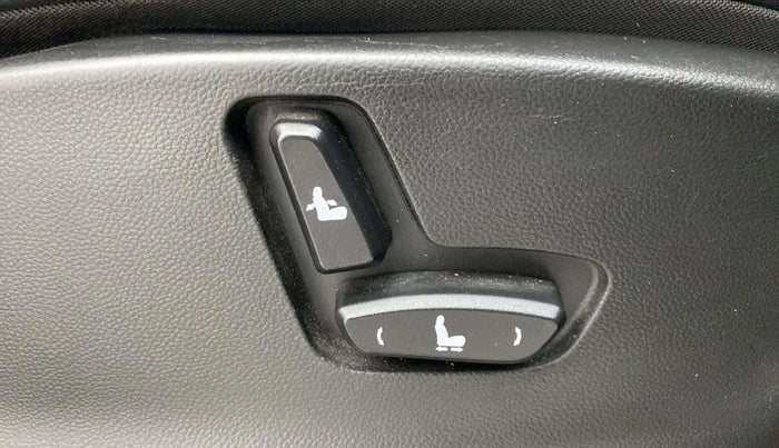2019 MG HECTOR SHARP 1.5 DCT PETROL, Petrol, Automatic, 55,856 km, Driver Side Adjustment Panel