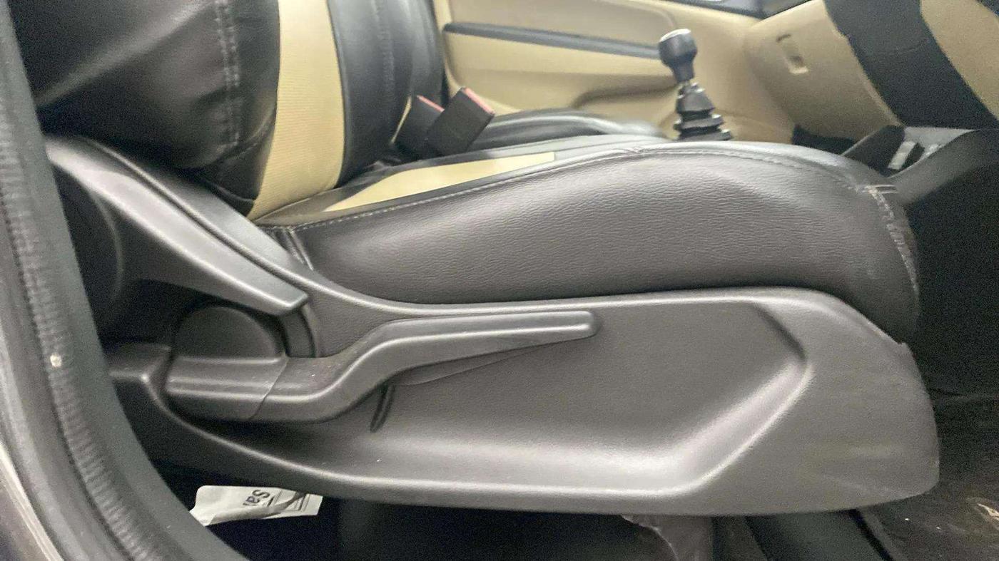2020 Honda Amaze 1.2L I-VTEC VX, Petrol, Manual, 53,622 km, Driver Side Adjustment Panel