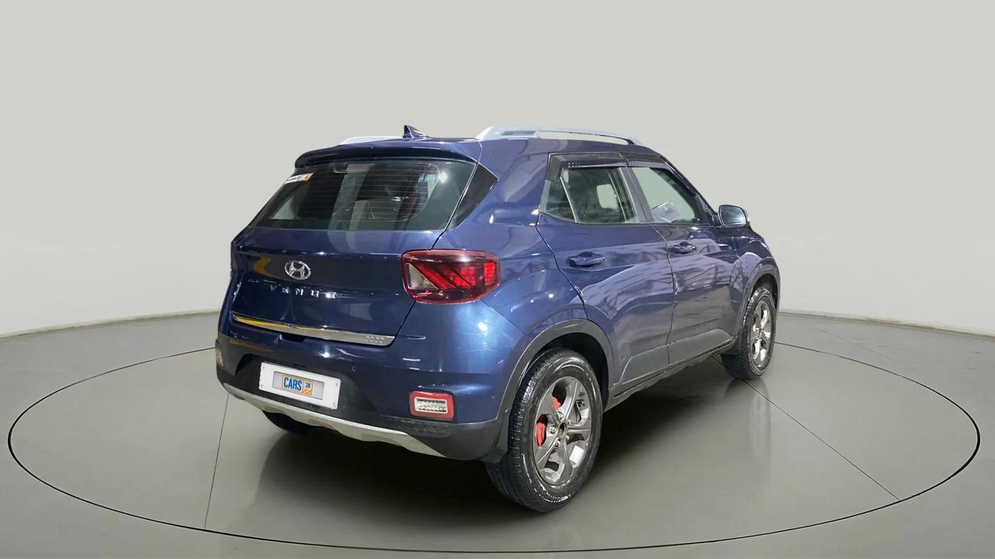 2022 Hyundai VENUE S+ 1.2, Petrol, Manual, 20,676 km, Right Back Diagonal