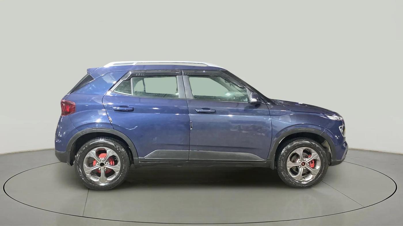 2022 Hyundai VENUE S+ 1.2, Petrol, Manual, 20,676 km, Right Side View