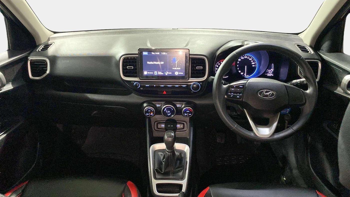 2022 Hyundai VENUE S+ 1.2, Petrol, Manual, 20,676 km, Dashboard