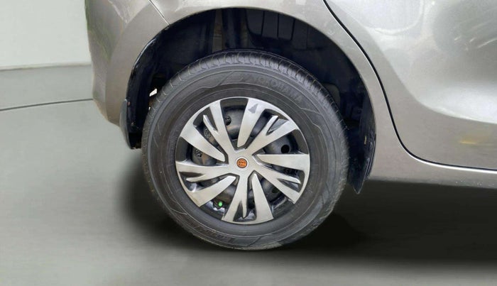 2019 Maruti Swift VDI AMT, Diesel, Automatic, 1,42,610 km, Right Rear Wheel