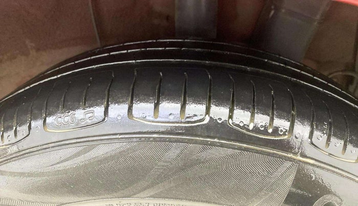 2016 Hyundai Xcent SX 1.2, Petrol, Manual, 67,811 km, Left Rear Tyre Tread